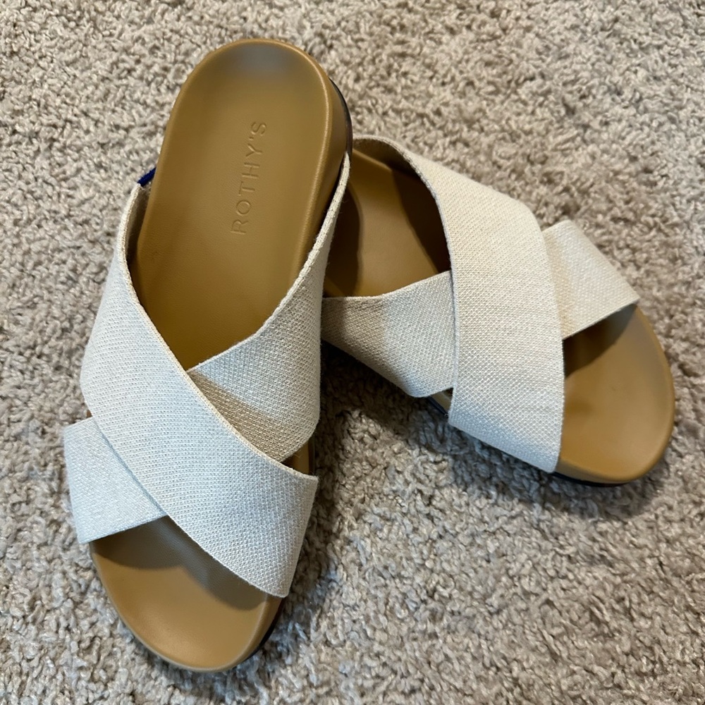 New Rothy’s The Weekend slide in Oat.